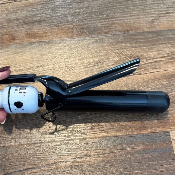 White and Black Curling Iron - Picture 7 of 9